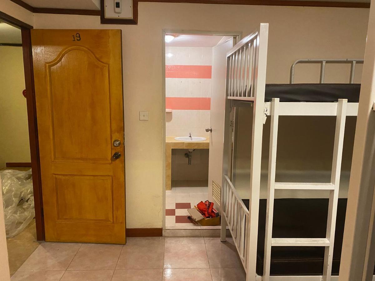 Nearthepark Backpack Hostel 2 치앙마이 외부 사진