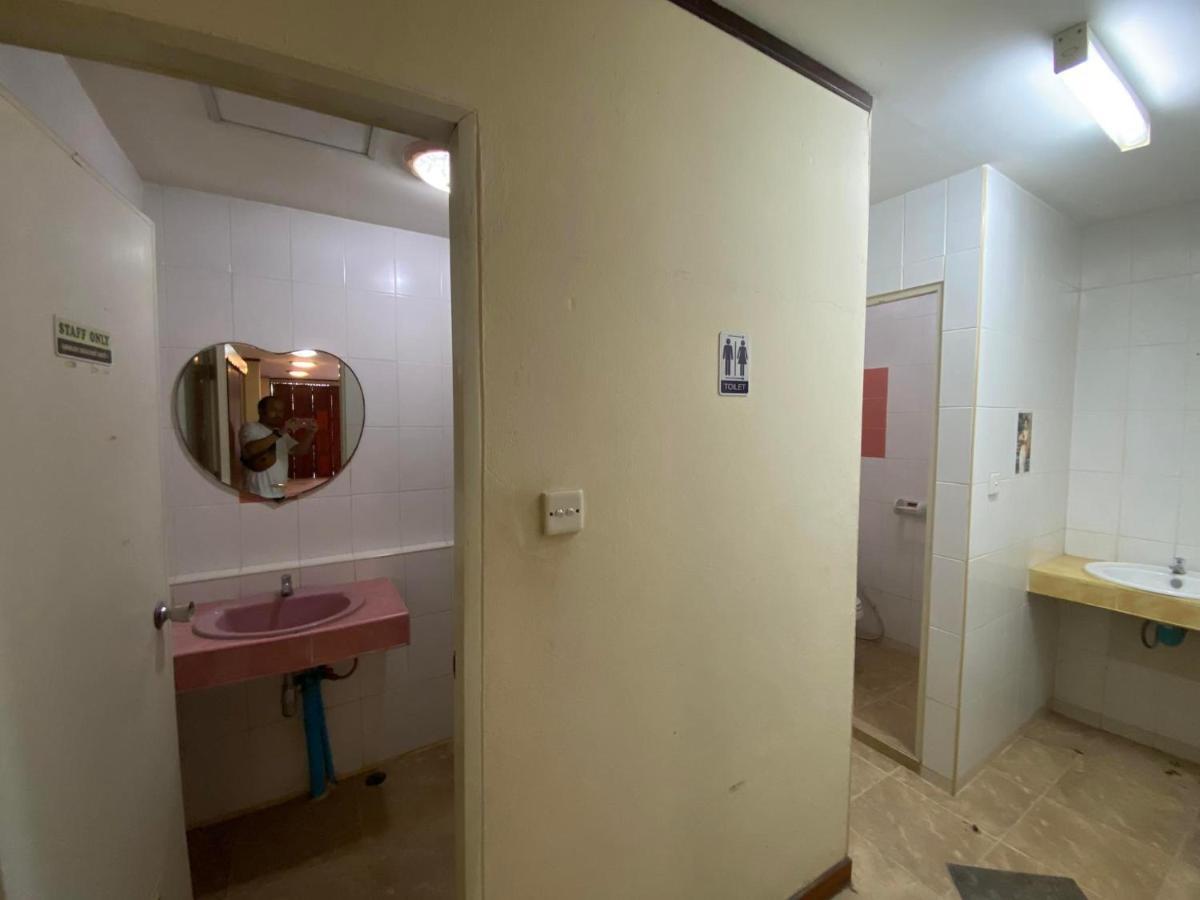 Nearthepark Backpack Hostel 2 치앙마이 외부 사진